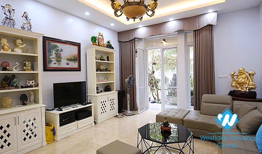 Fully furnished villa for rent with five bedrooms, very open living space